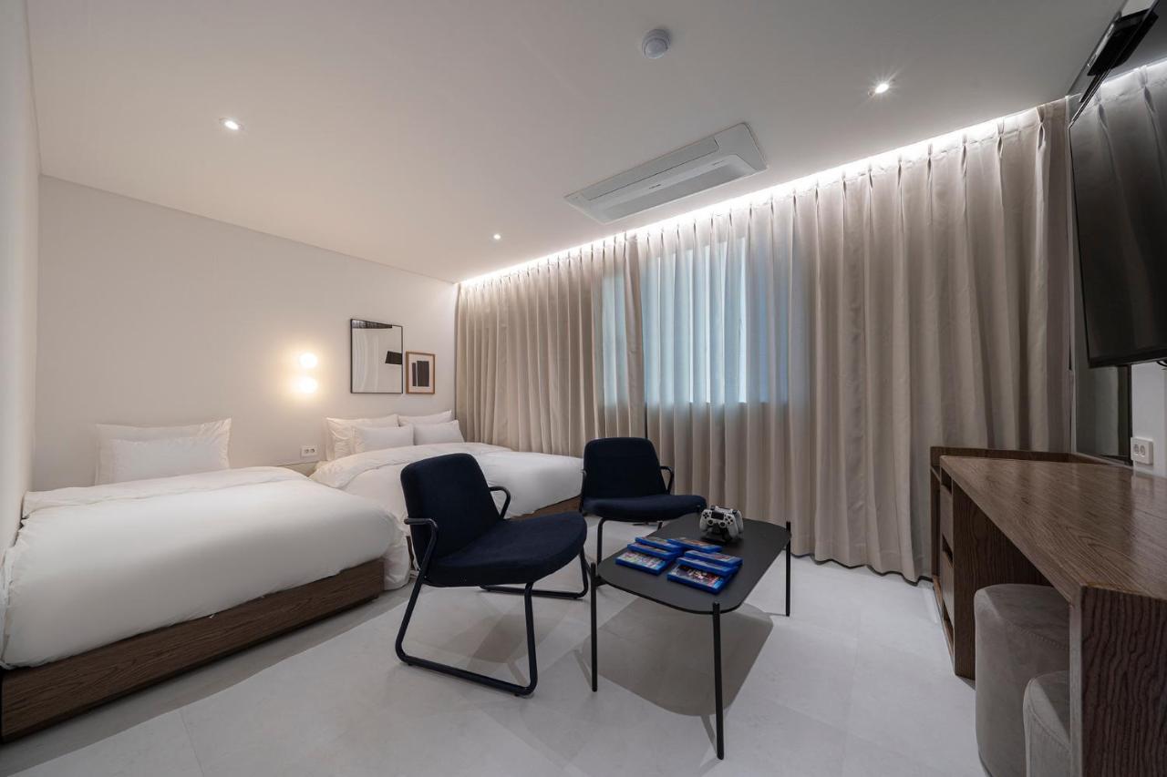 Aank Hotel Osan Bagian luar foto